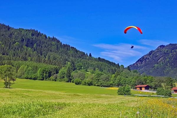 What is the history of paragliding?